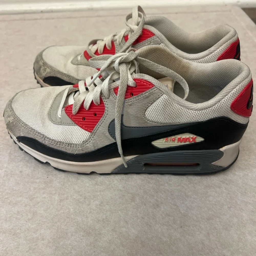Nike‎ Air Max Shoes Red and Gray